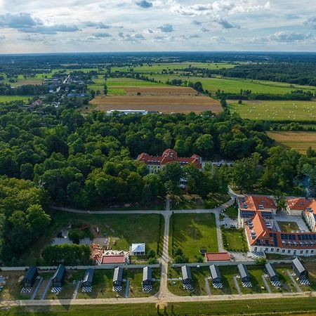 Hotel Palac Alexandrinum Krubki Екстериор снимка