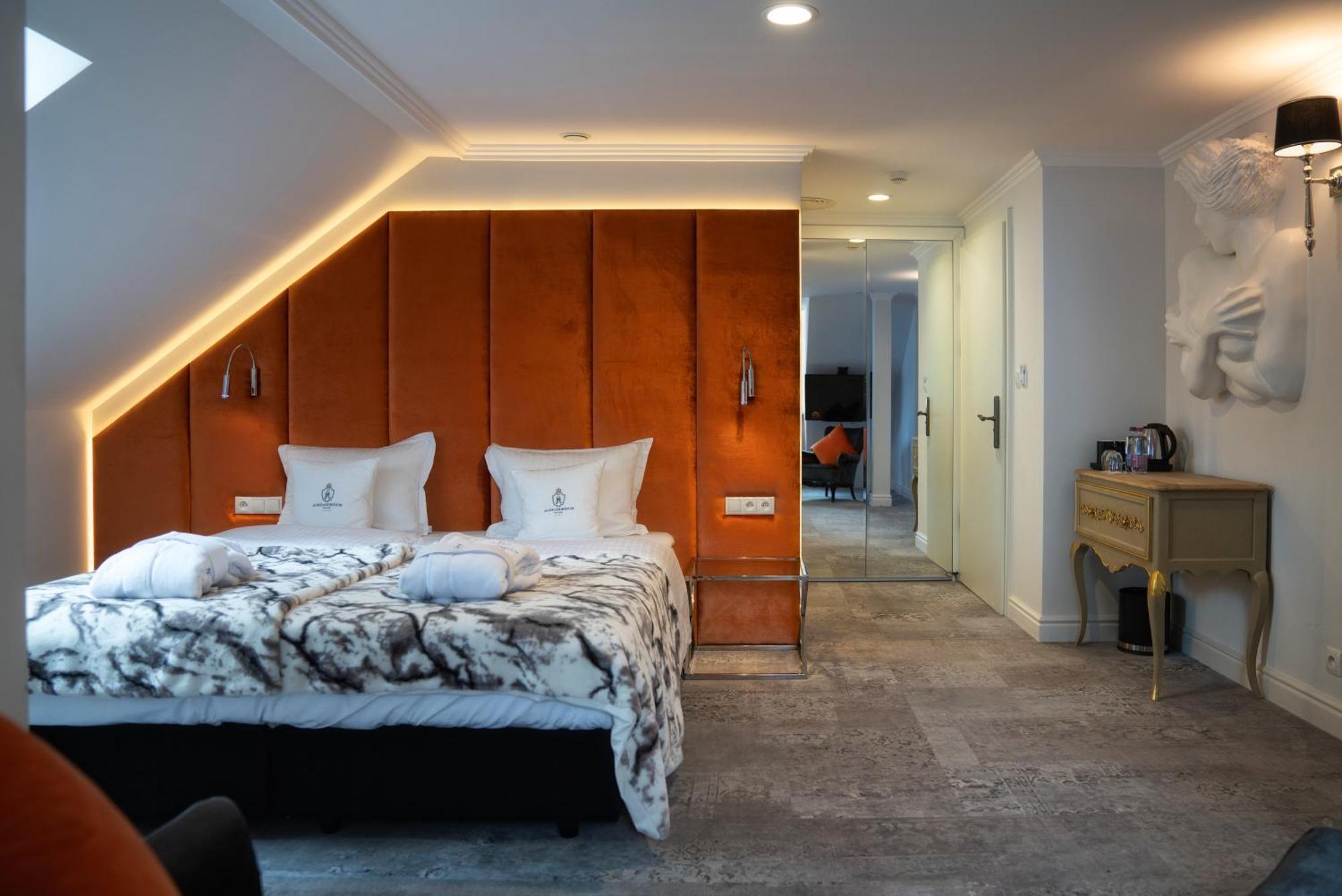 Hotel Palac Alexandrinum Krubki Екстериор снимка