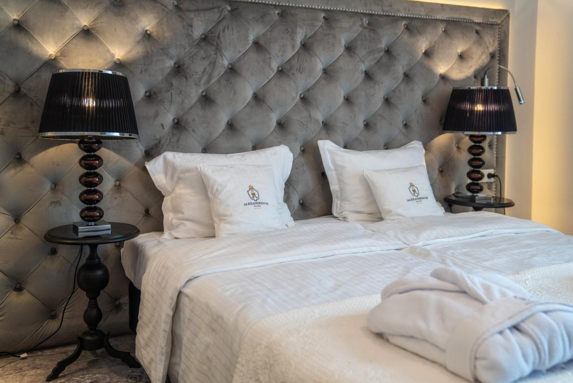 Hotel Palac Alexandrinum Krubki Екстериор снимка