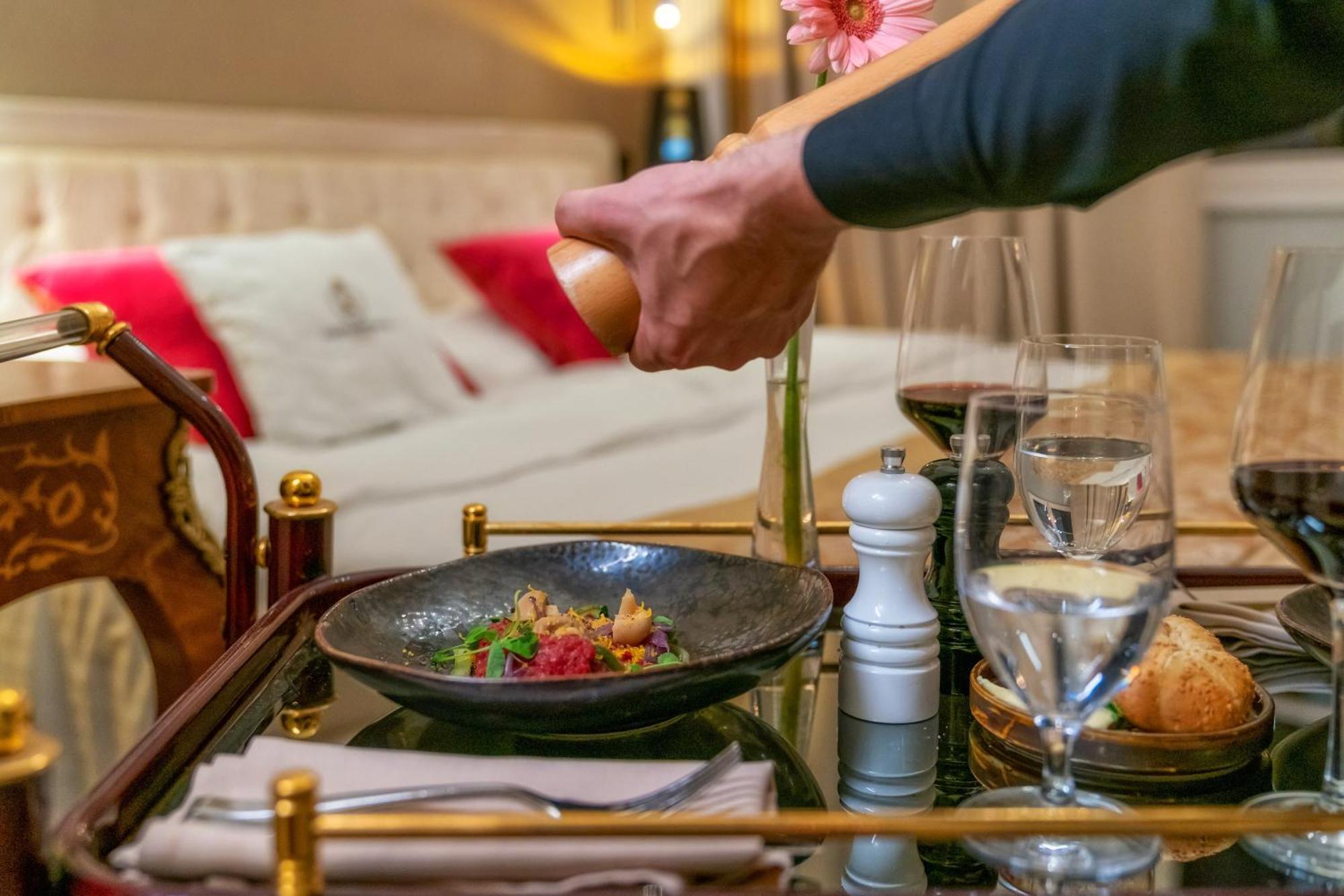 Hotel Palac Alexandrinum Krubki Екстериор снимка