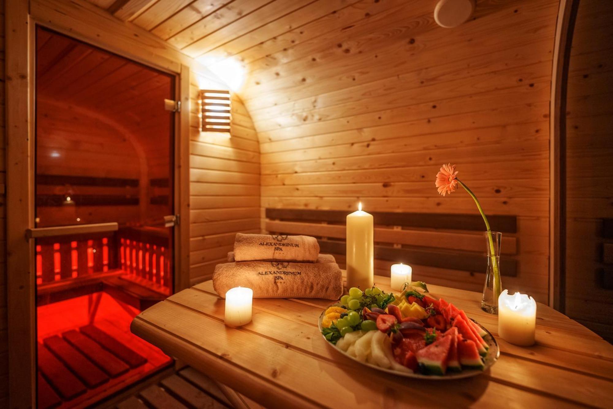 Hotel Palac Alexandrinum Krubki Екстериор снимка