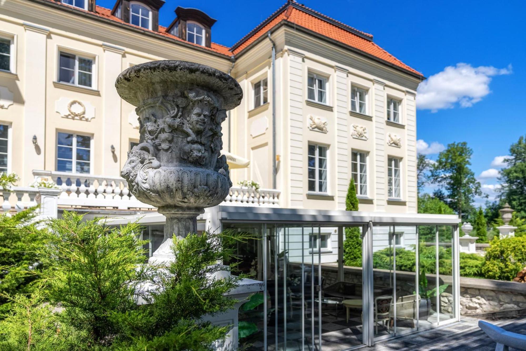 Hotel Palac Alexandrinum Krubki Екстериор снимка