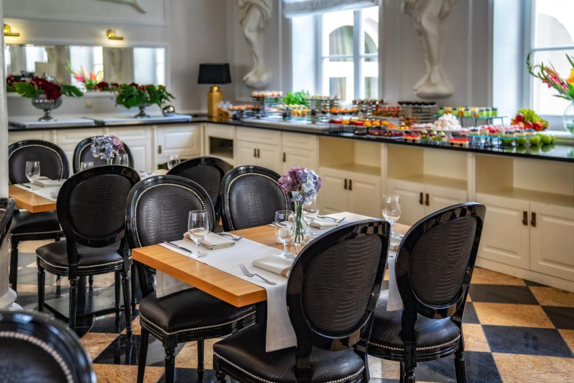 Hotel Palac Alexandrinum Krubki Екстериор снимка