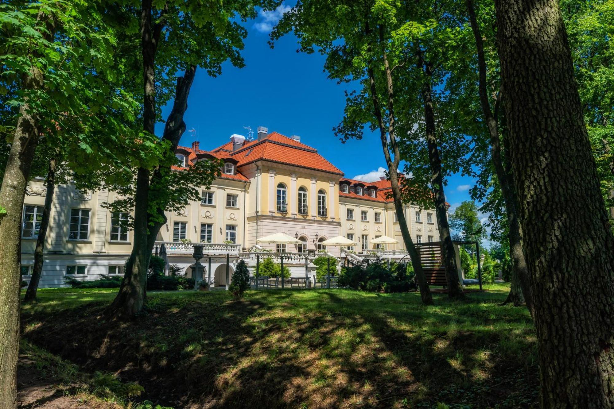 Hotel Palac Alexandrinum Krubki Екстериор снимка