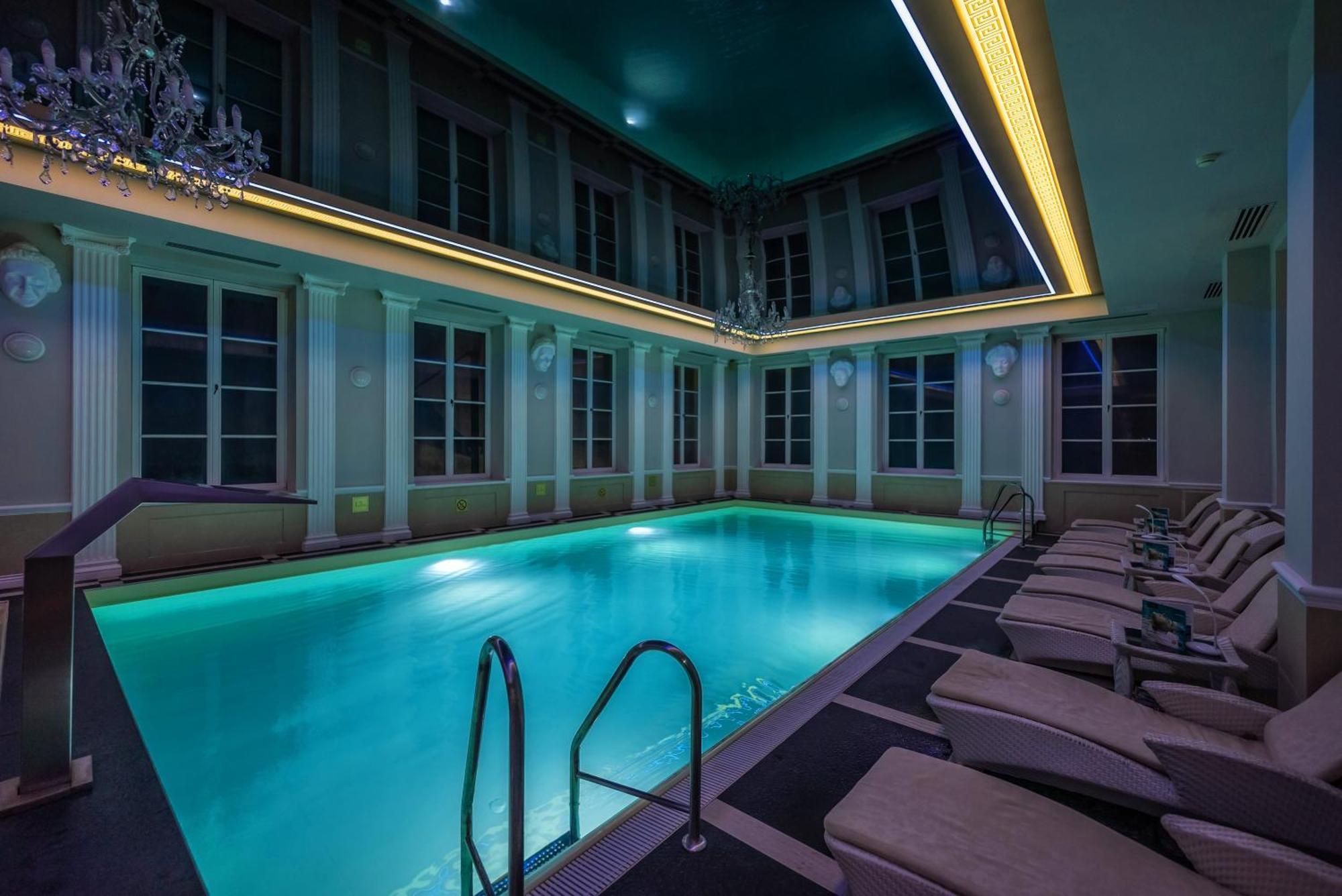 Hotel Palac Alexandrinum Krubki Екстериор снимка