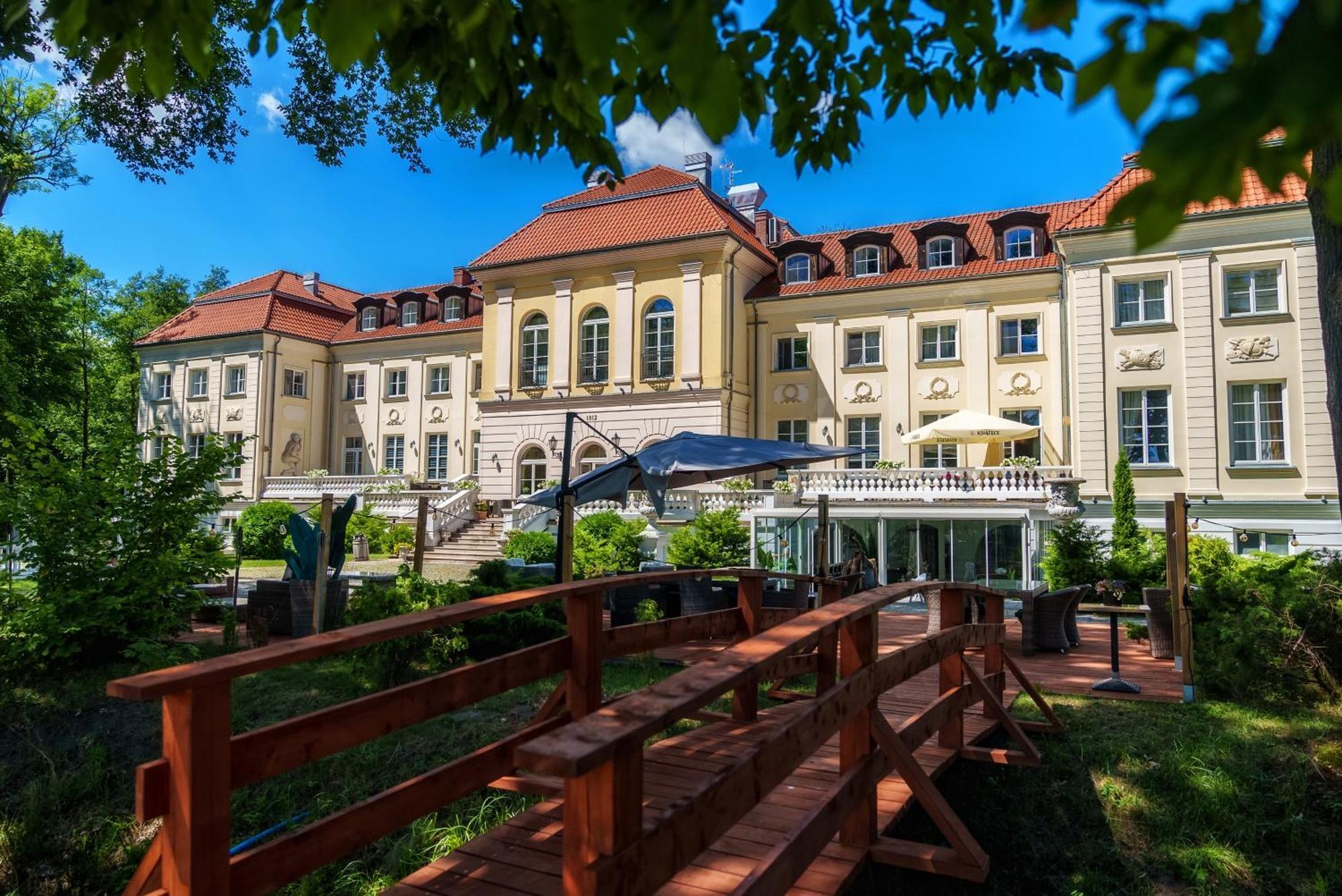 Hotel Palac Alexandrinum Krubki Екстериор снимка