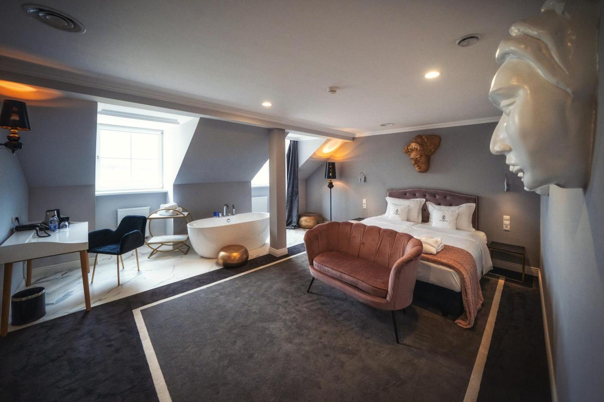 Hotel Palac Alexandrinum Krubki Екстериор снимка