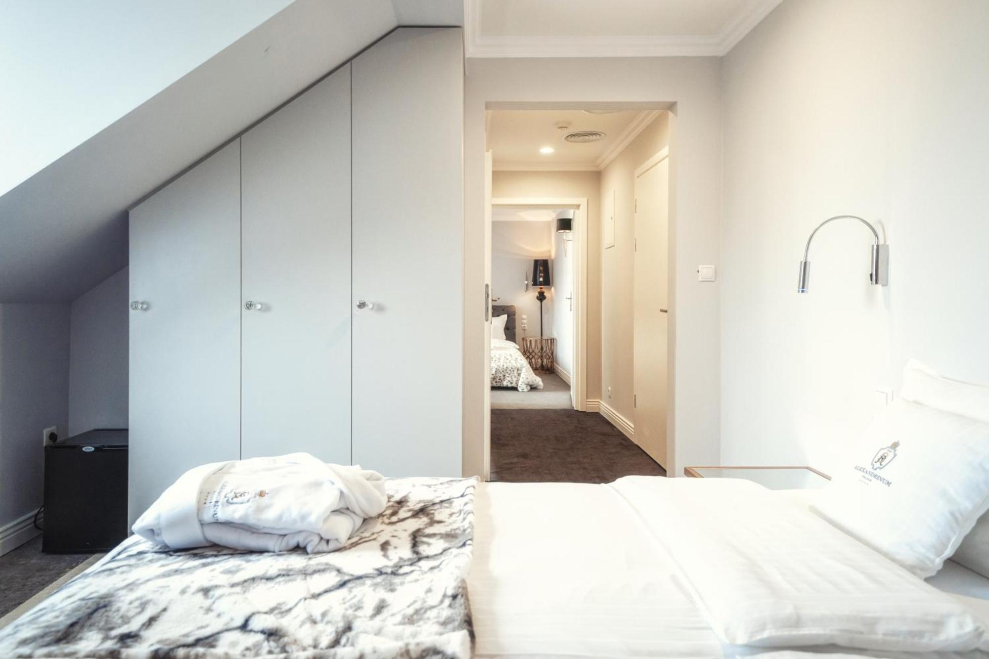 Hotel Palac Alexandrinum Krubki Екстериор снимка